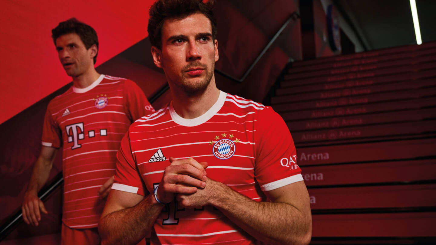 bayern jersey 2022.jpg